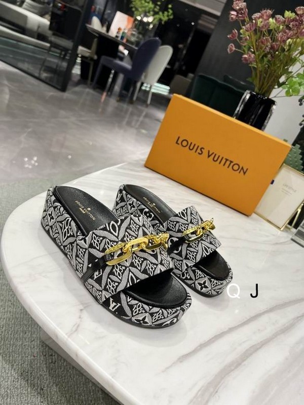 LV Women's Slippers 263